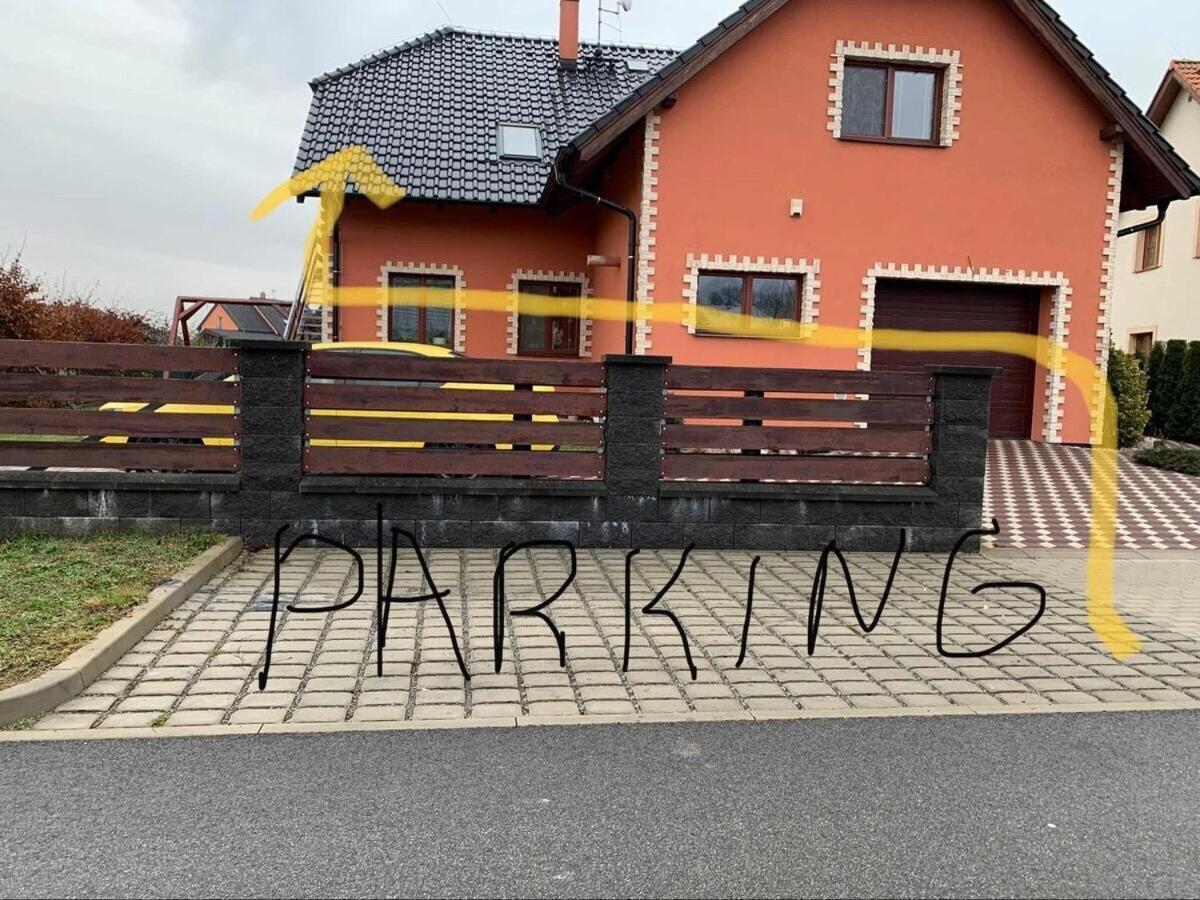Apartman U Ceskeho Raje Knezmost Luaran gambar